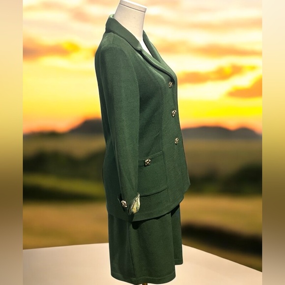 Vintage St. John Collection by Marie Gray Green Santana Knit Suit Size 2. - Picture 2 of 10